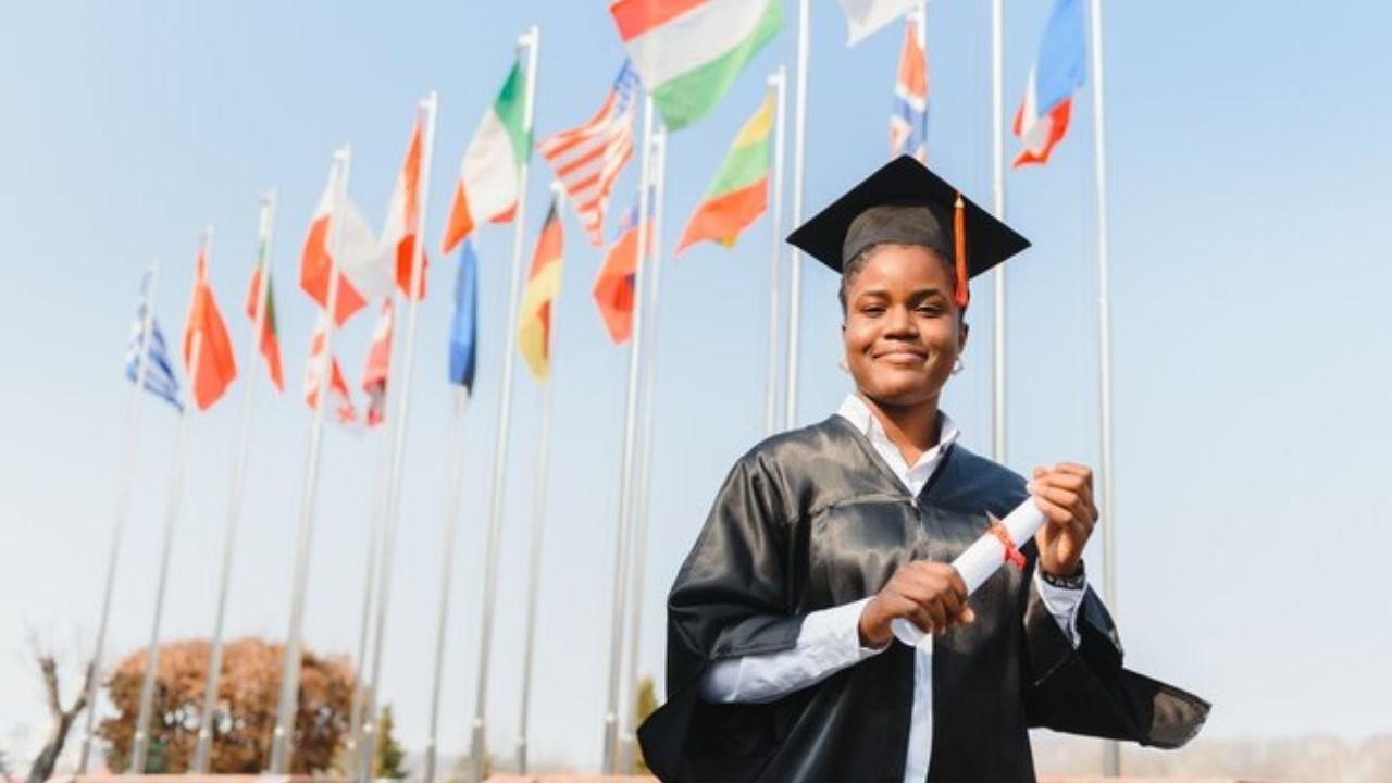 fully funded scholarships for international students undergraduate